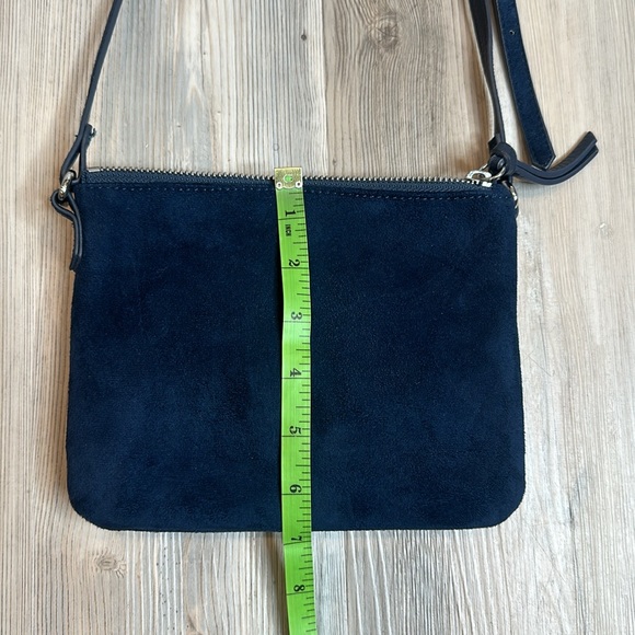 NWOT Old Navy Striped Blue/White Fabric & Blue Faux Suede Crossbody - Picture 12 of 16